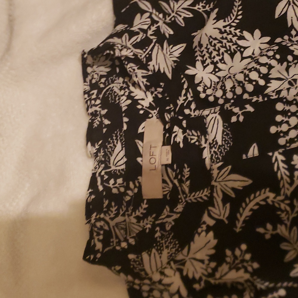 Ruffle neck top - Picture 3 of 4